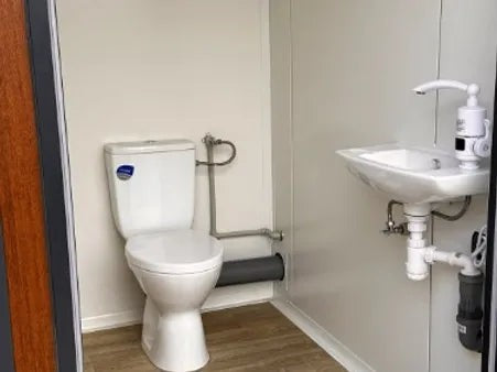 Contentor Sanitario Tipo Pabellón con Cabine Tripla ( Ref: S2103 )