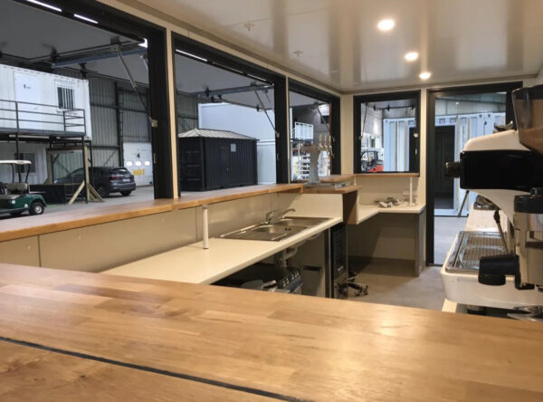 Contentor de café/bar de 20 pies – Espacio Gastronómico
