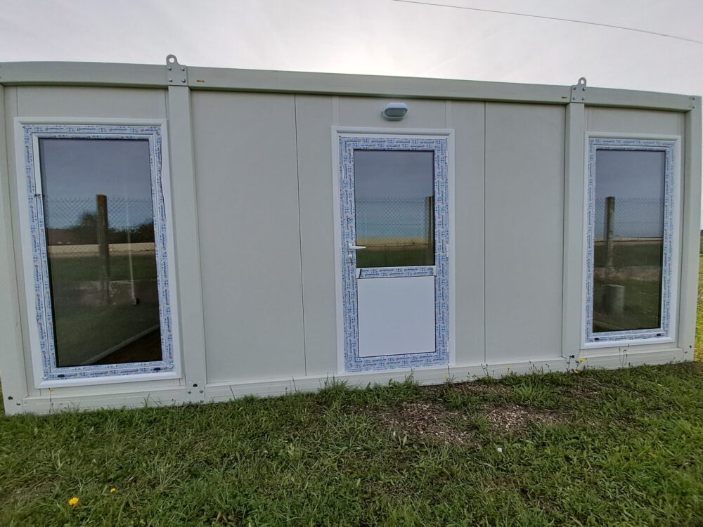 Bungalow estándar con grandes ventanas 6m x 2.40m - Imagen 6