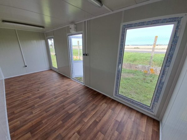 Bungalow estándar con grandes ventanas 6m x 2.40m - Imagen 4