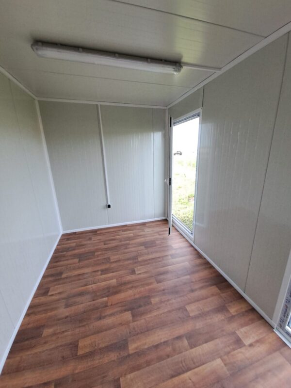 Bungalow estándar con grandes ventanas 6m x 2.40m