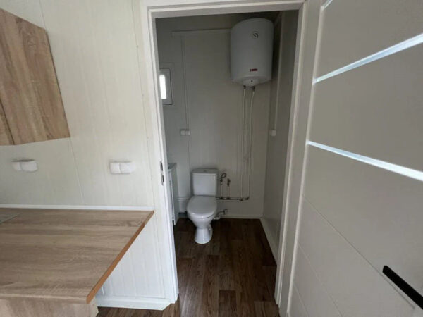 Contenedor de oficina residencial de 24 m2