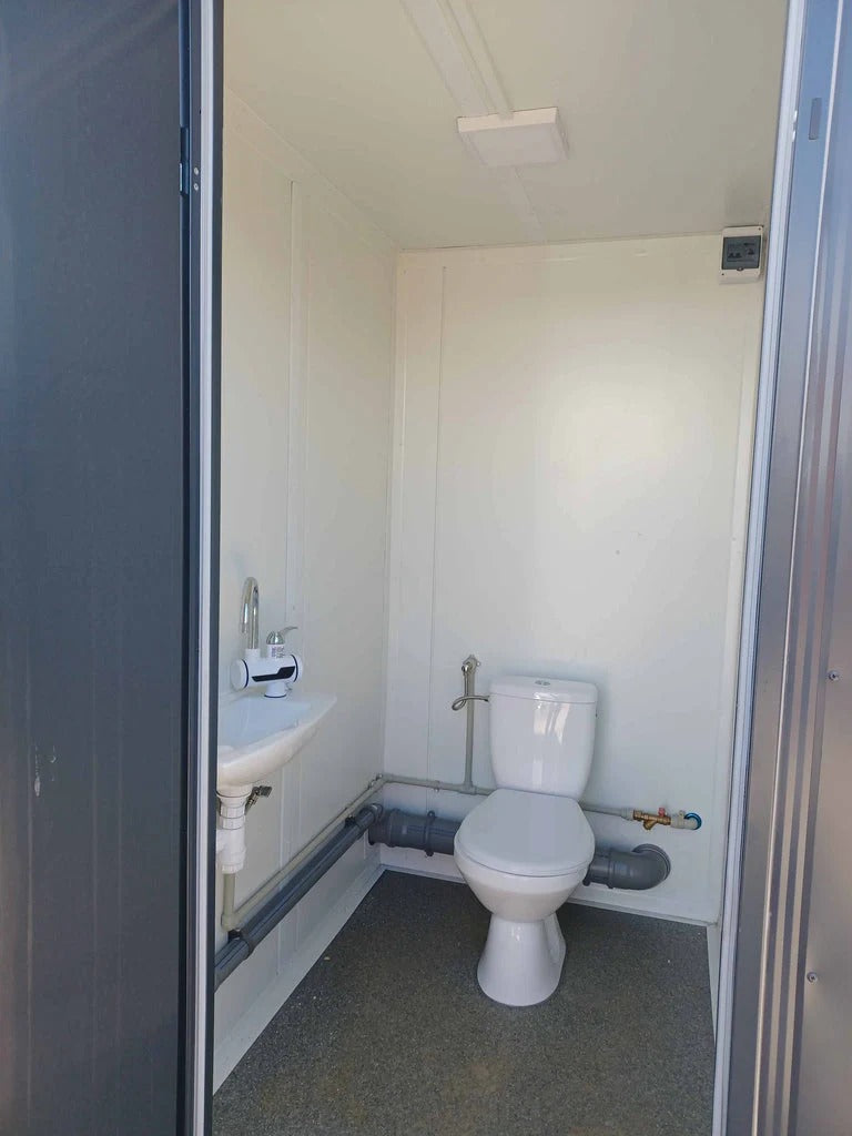 image-10-35.jpg Contenedor Sanitario Doble de 2 Cabines