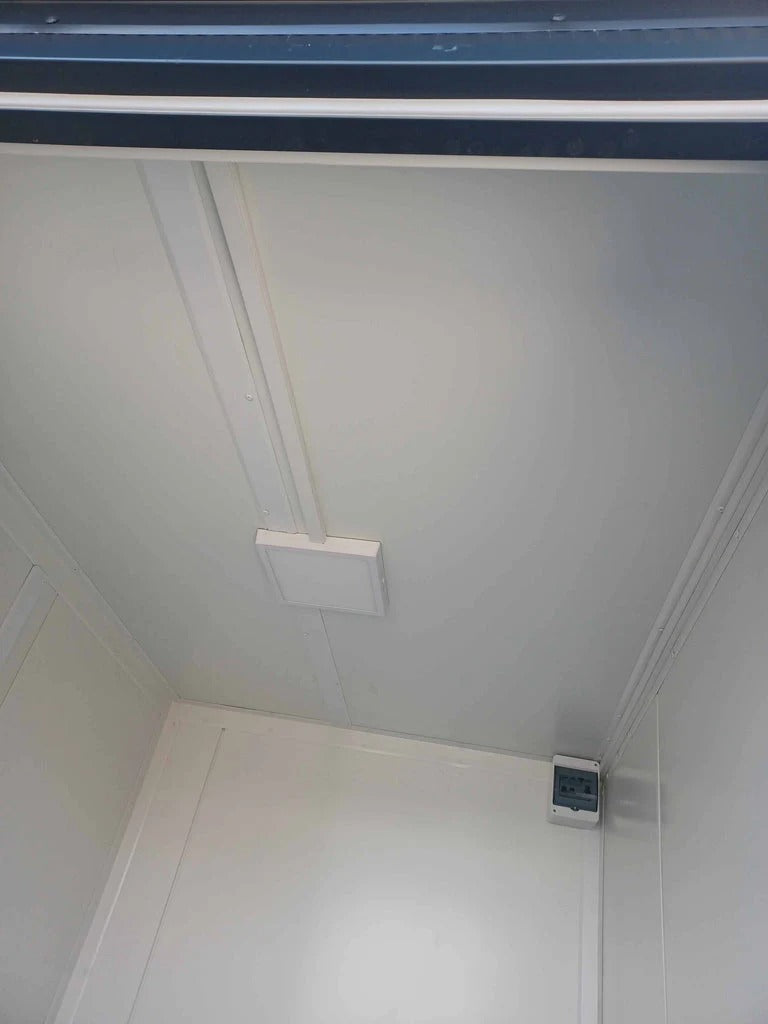 image-14-11.jpg Contenedor Sanitario Doble de 2 Cabines