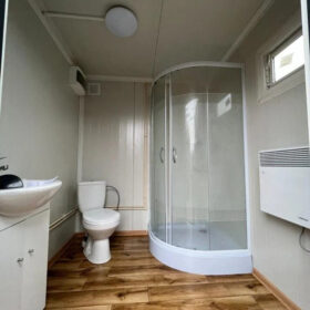 Contenedor Sanitario con barbacoa y WC