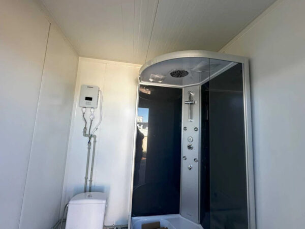 Contenedor Sanitario con WC, Chuveiro y Urinol