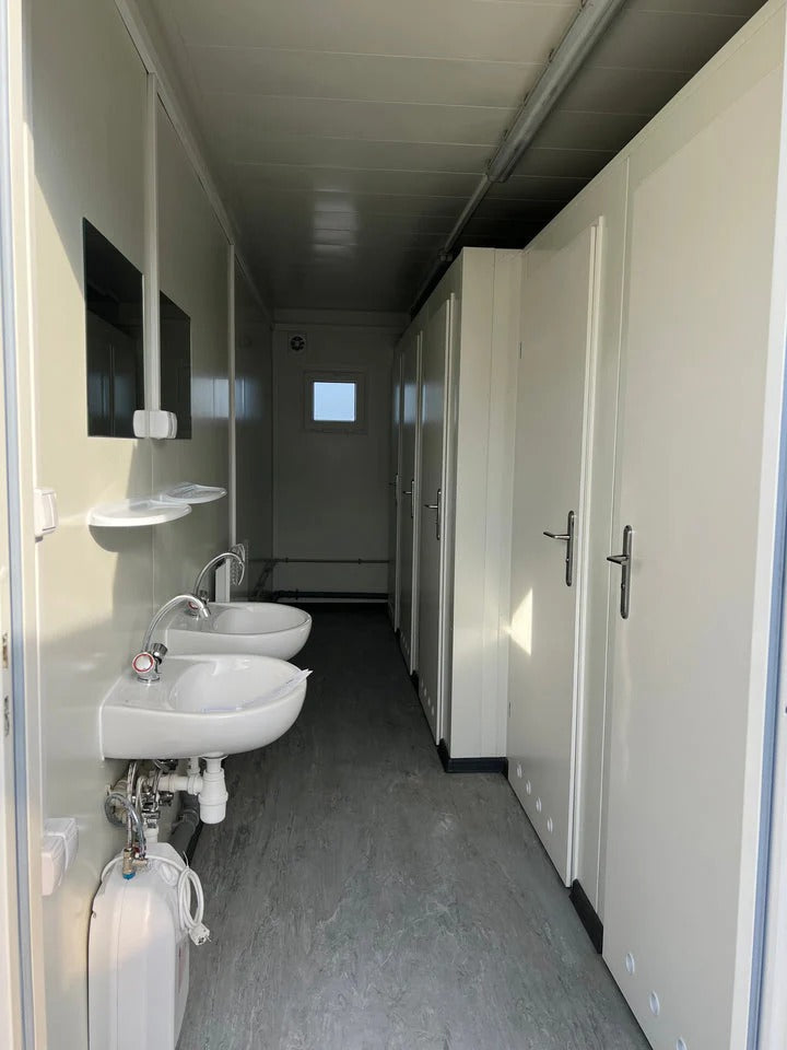 Contenedor con 5 Sanitarios