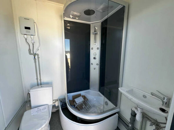 Contenedor Sanitario con WC, Chuveiro y Urinol