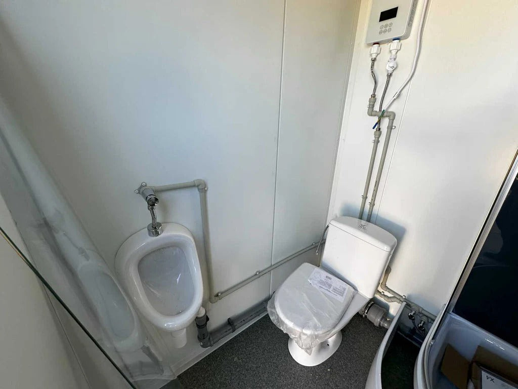 Contenedor Sanitario con WC, Chuveiro y Urinol