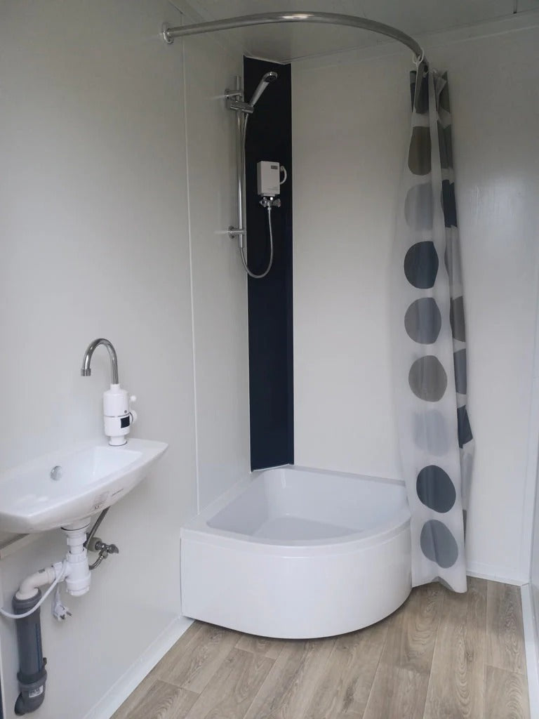 image-8-46.jpg Contenedor Sanitario Doble de 2 Cabinas: WC y barbacoa en un diseño Robusto