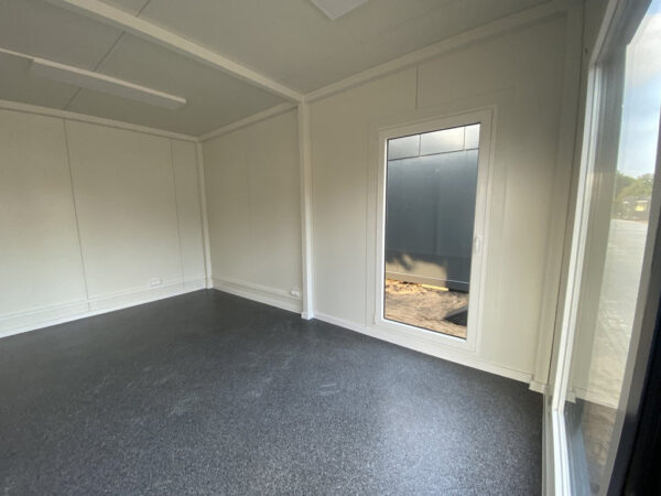 Contentor de oficina tipo «London» 6,00 x 5,00 m