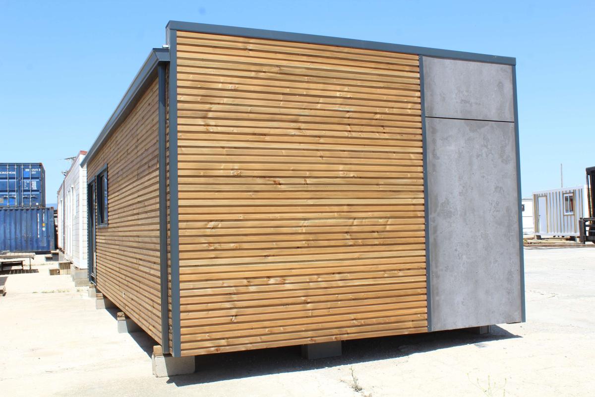 Módulo KVIP diáfano forrado en madera y viroc ( Ref: 26011 )