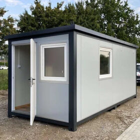 Contenedor de oficina 6,00 X 2,40 con WC, Chuveiro y Cocina ( Ref: 2390 )