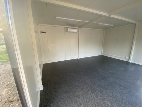 Contentor de oficina tipo «London» 6,00 x 5,00 m