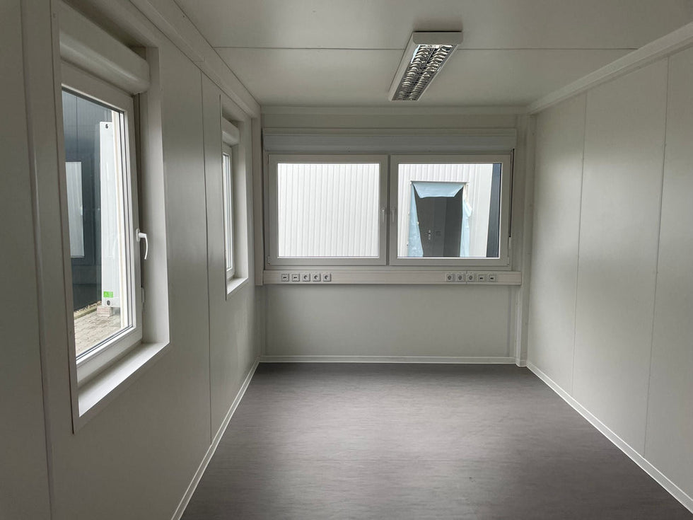 Contenedor de oficina de 6,75 × 2,42 M ( Ref: 2350 )
